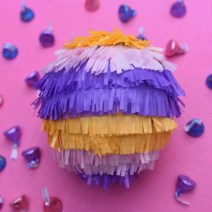 How to make miniature pinata for decoration